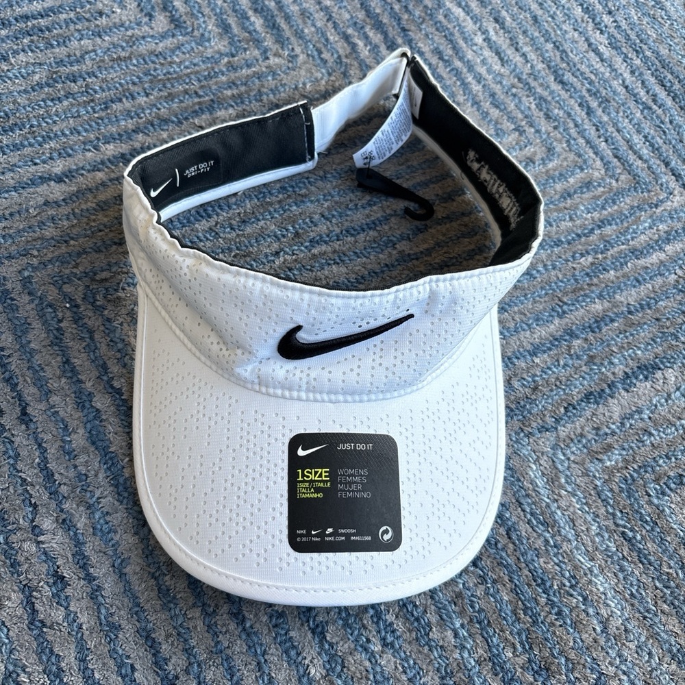 Nike Michigan visor